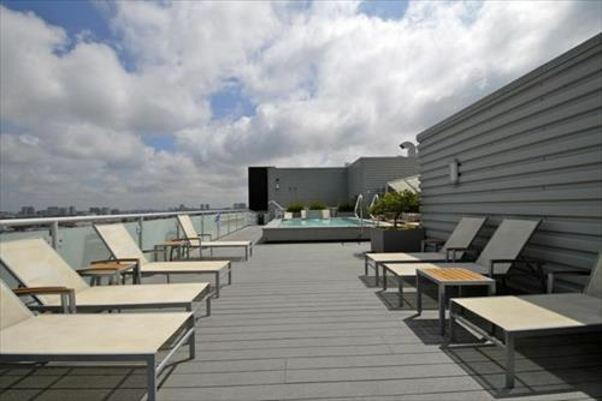 בוסטון Global Luxury Suites At Kenmore Square מראה חיצוני תמונה